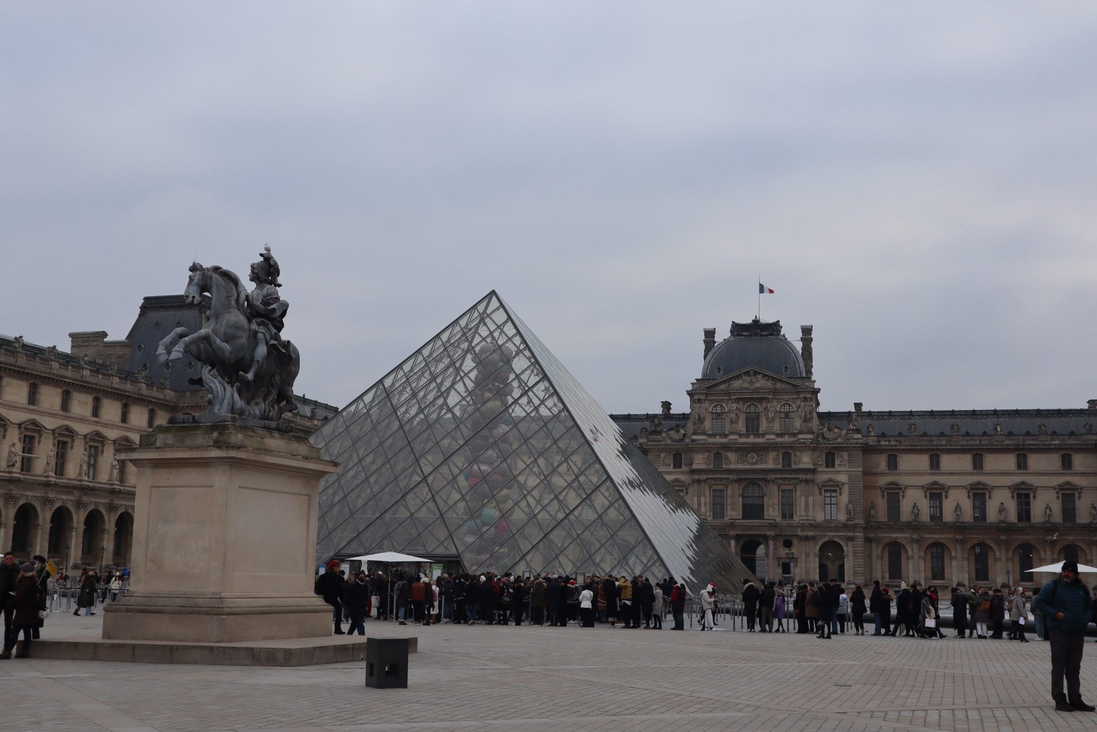 Paris travel guide